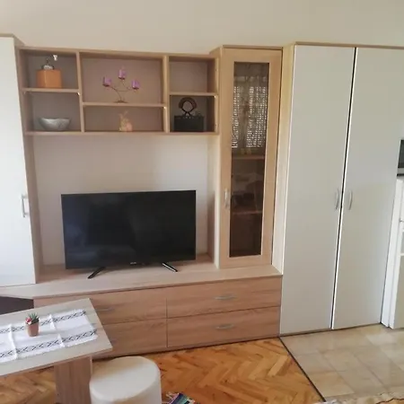 In Апартаменты Вир